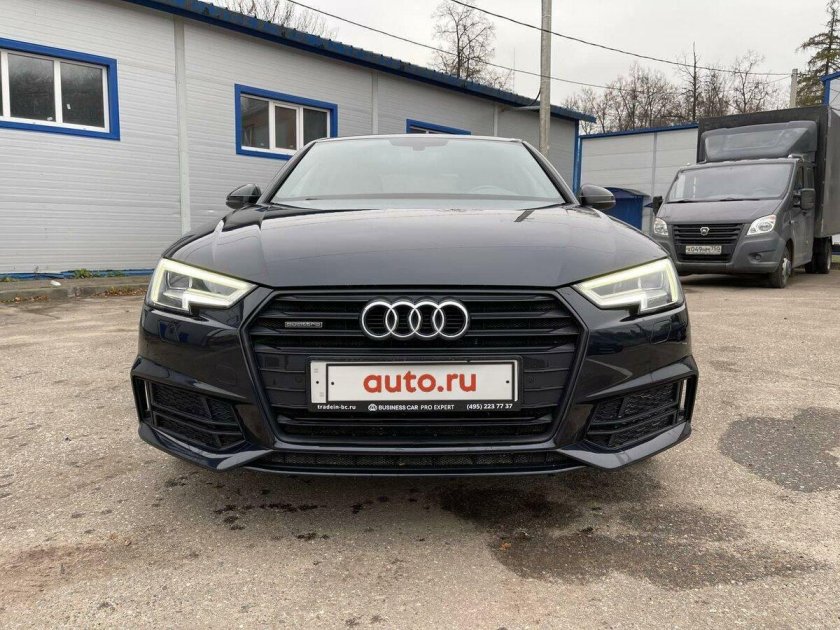 Черная ауди а 4