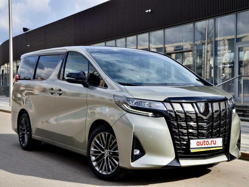 Тойота альпхард 2018