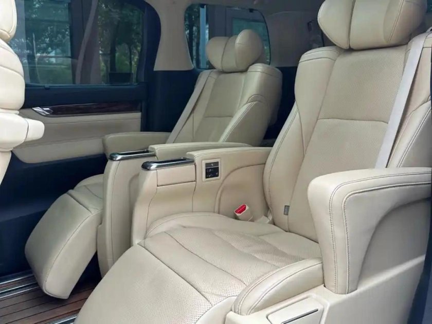 Тойота альфард 2021