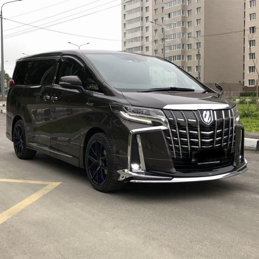 Тойота альпхард 2018