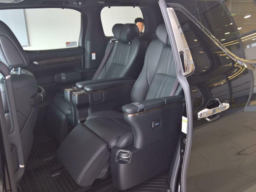 Toyota Alphard 2018 салон