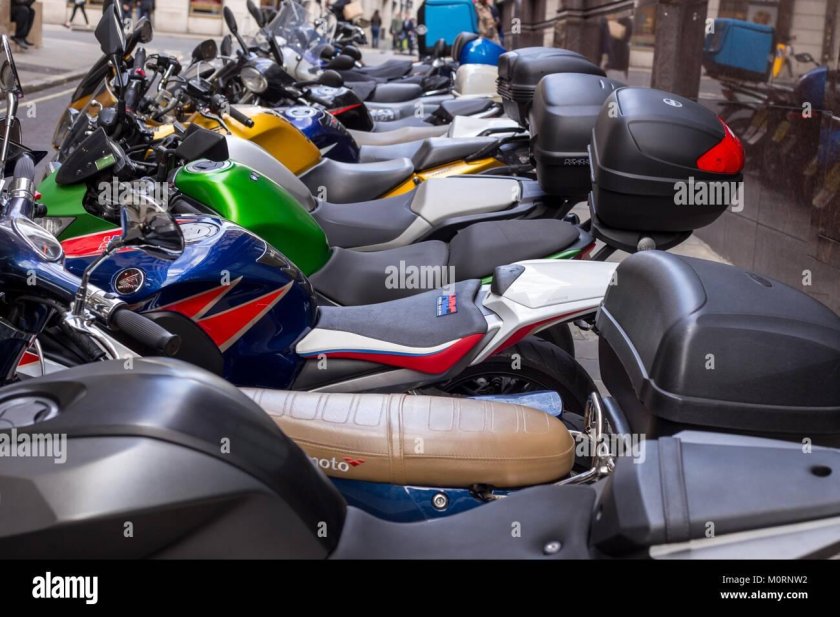 Скутер италия