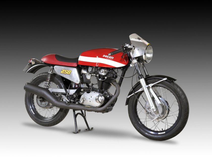 Мотоцикл итальянский марки Ducati