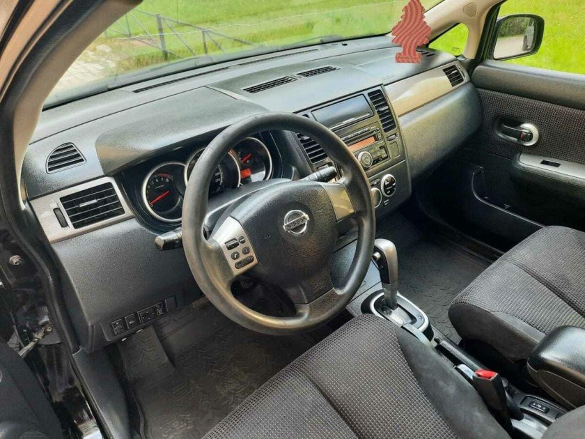 Ниссан Тиида 2010