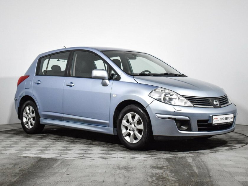 Ниссан тиида 2011