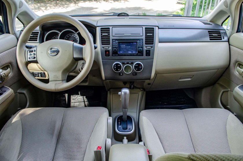 Ниссан Тиида 2010 полная комплектация