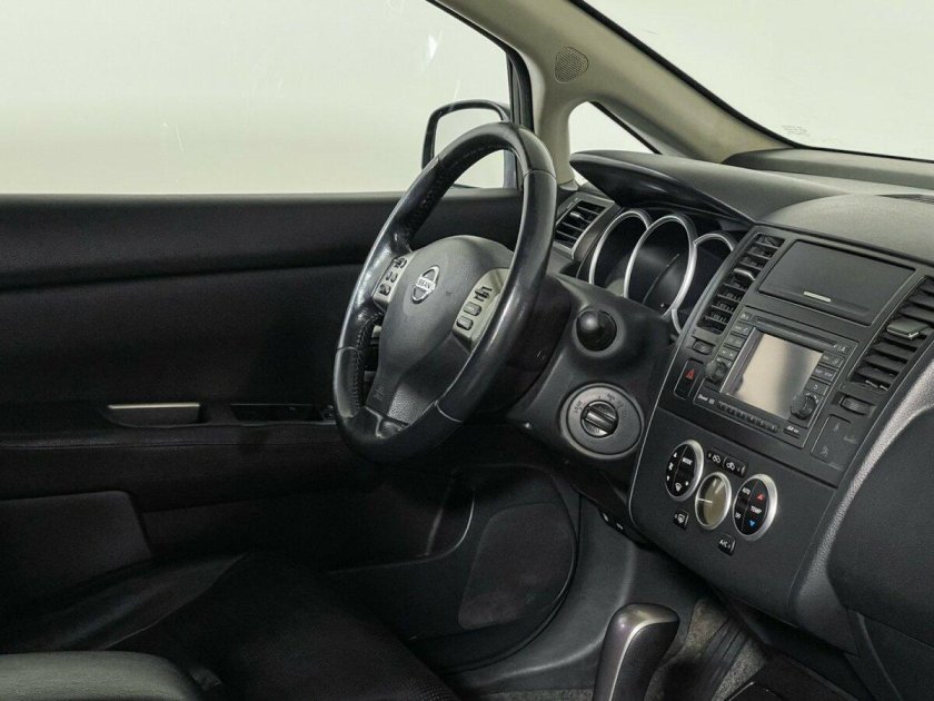 Ниссан тиида комплектации 2010