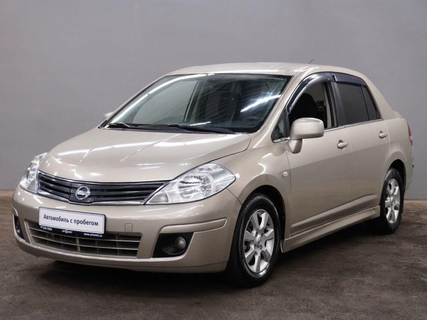 Nissan tiida 2011