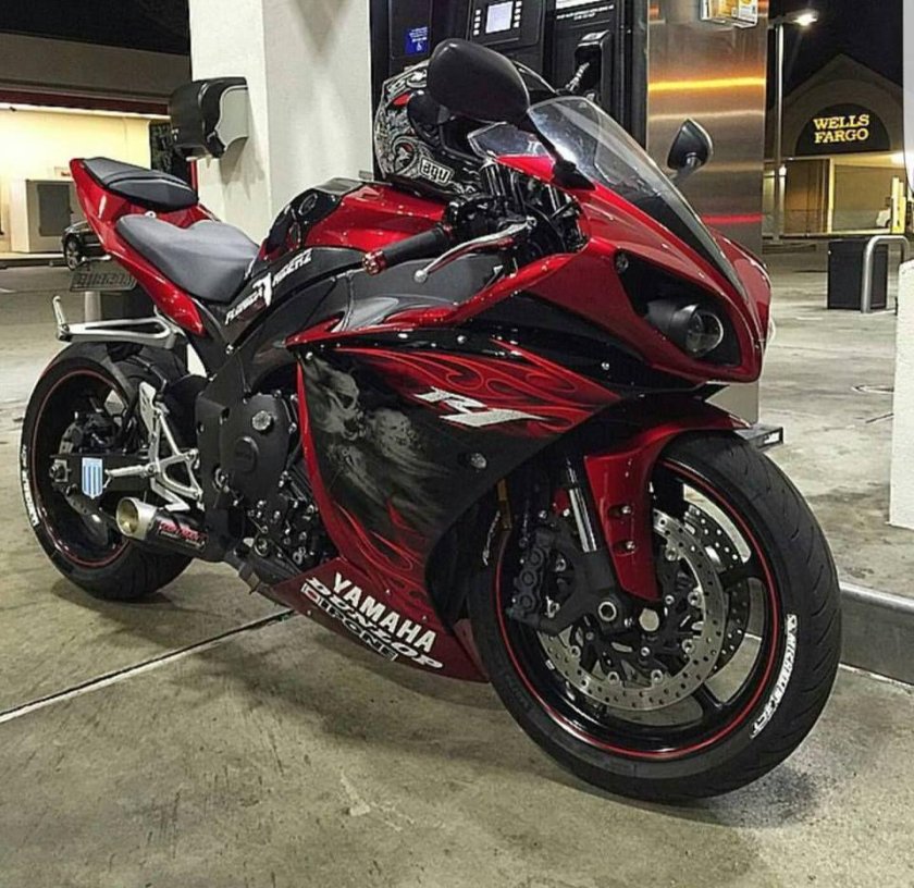 Спортбайк Ямаха r1