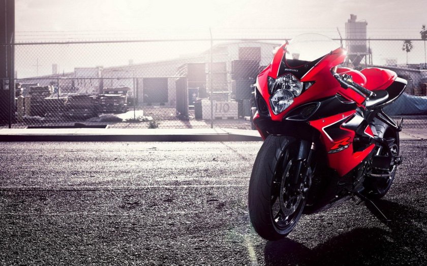 Suzuki GSX-R 1000 Red