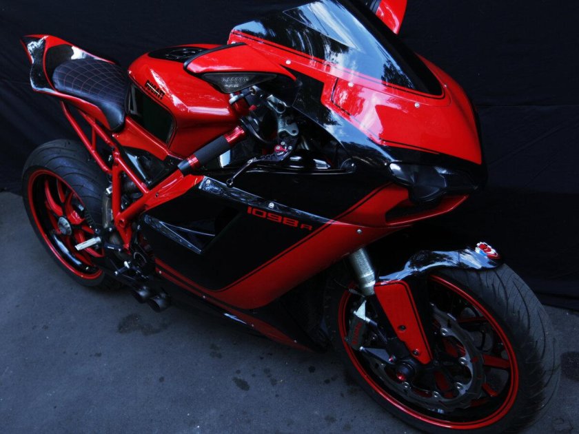 Ducati 1098 красный