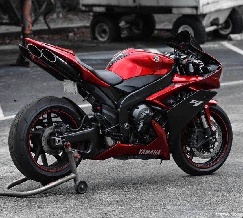 Спортбайк Yamaha r1