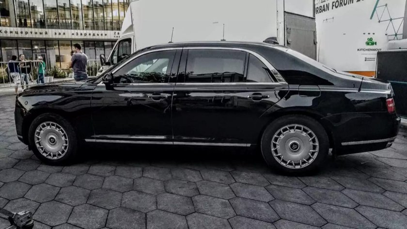 Седан Aurus Senat