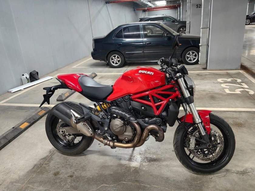Ducati monster 821