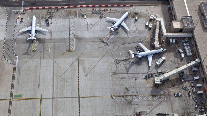 Самолет на стоянке