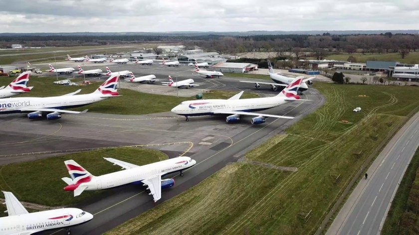 Самолеты в аэропорту Хитроу