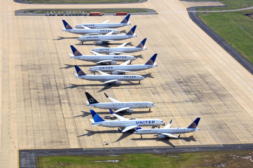 737 Max на стоянке