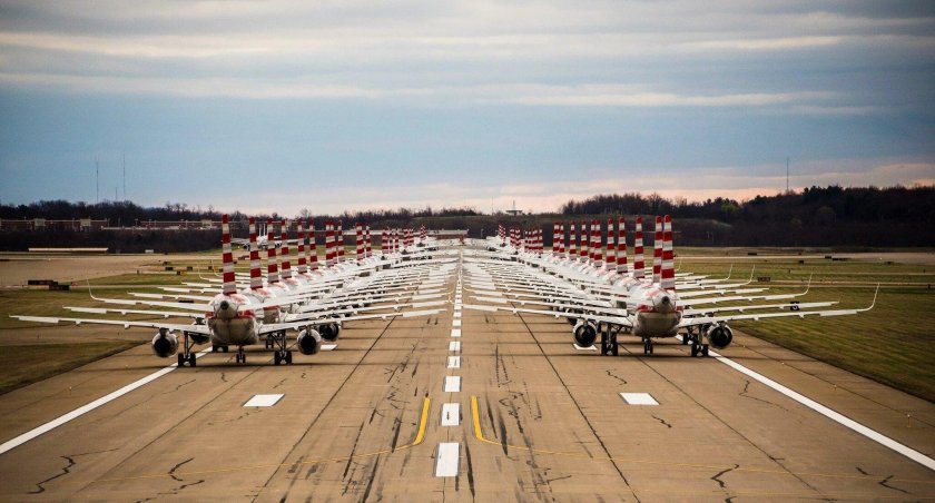 Самолет на стоянке