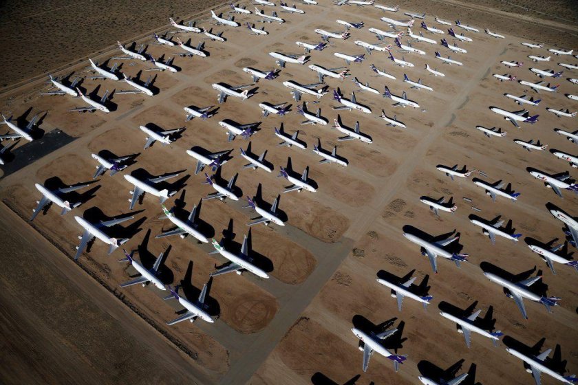 Самолет на стоянке