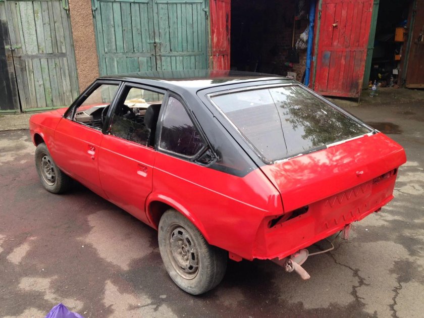 Москвич 2141 красный