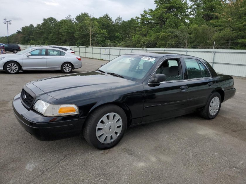 Ford crown victoria 2011