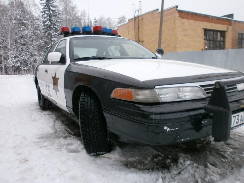 Полицейский форд краун виктория