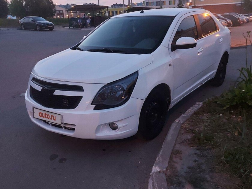 Chevrolet Cobalt белый