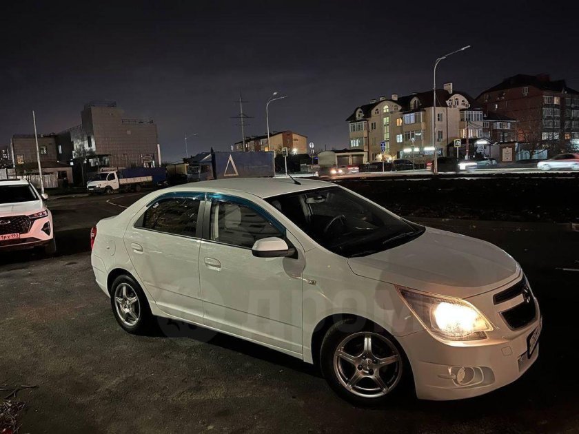 Chevrolet cobalt 2014 white
