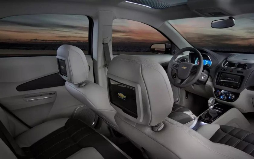 Chevrolet Cobalt салон