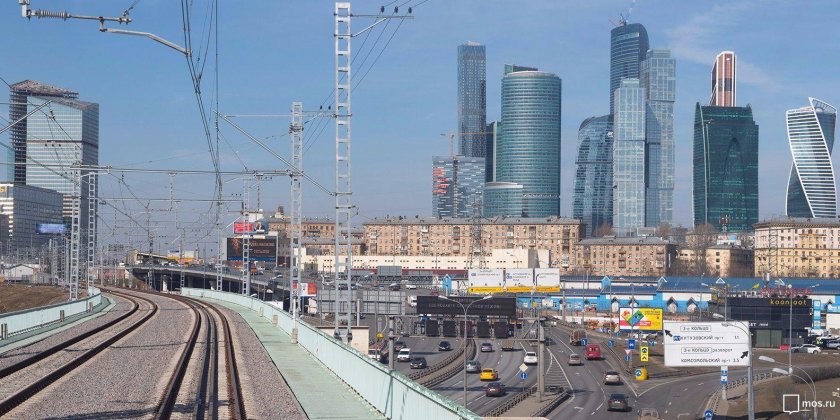 Железная дорога возле Москва Сити