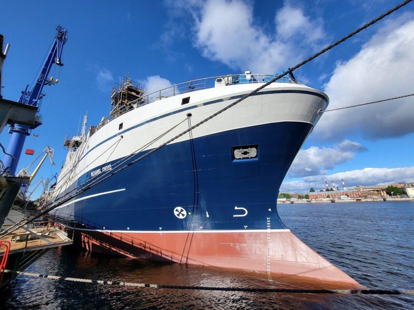 БМРТ механик Сизов