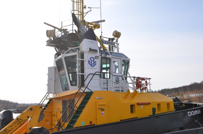 Морские буксиры в ремонте