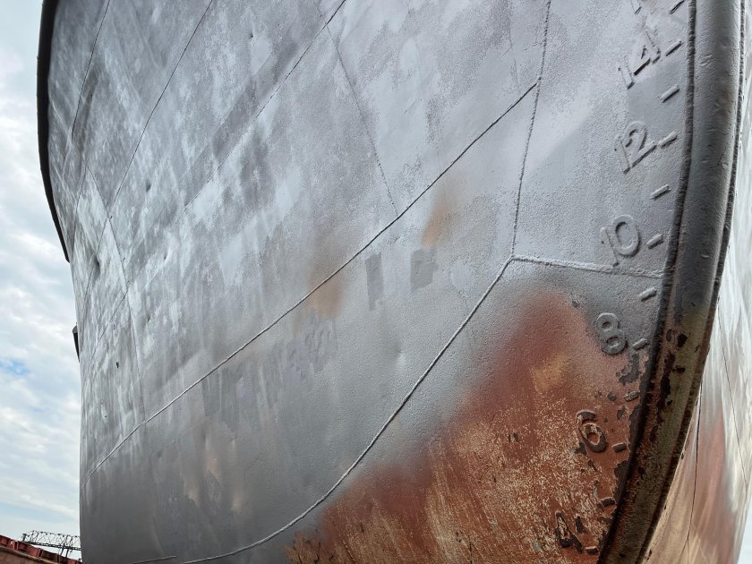 Цинковый протектор для защиты от коррозии на судне