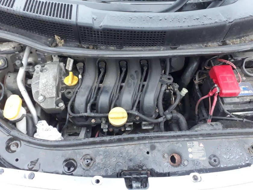 Рено Сценик 2 1.6 бензин