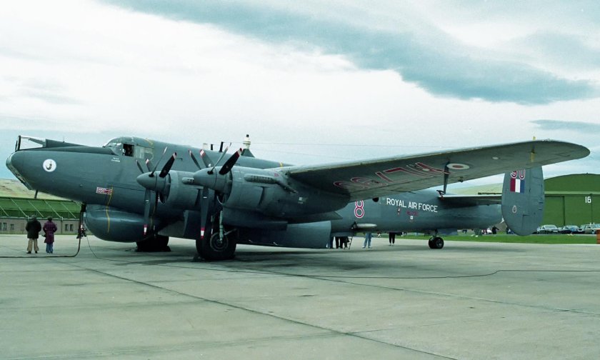 Противолодочный самолет Шеклтон