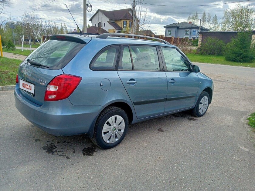 Шкода фабия 1.2 универсал 2012