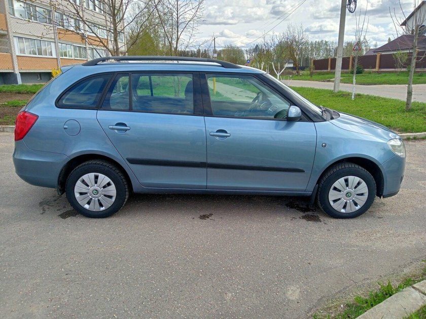 Шкода фабия 1.2 универсал 2012