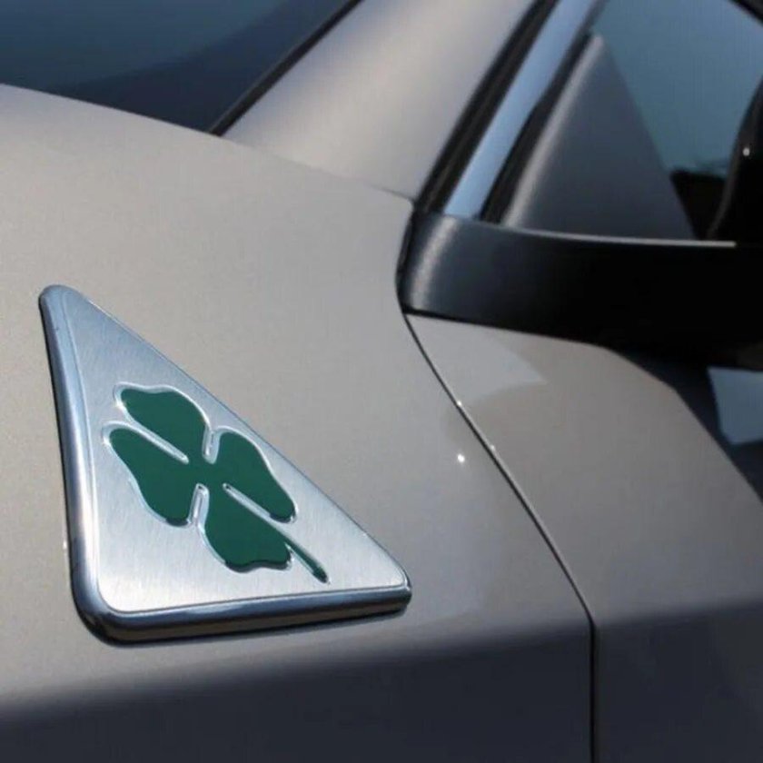 Четырехлистник Alfa Romeo