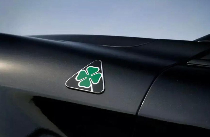 Alfa romeo giulia quadrifoglio