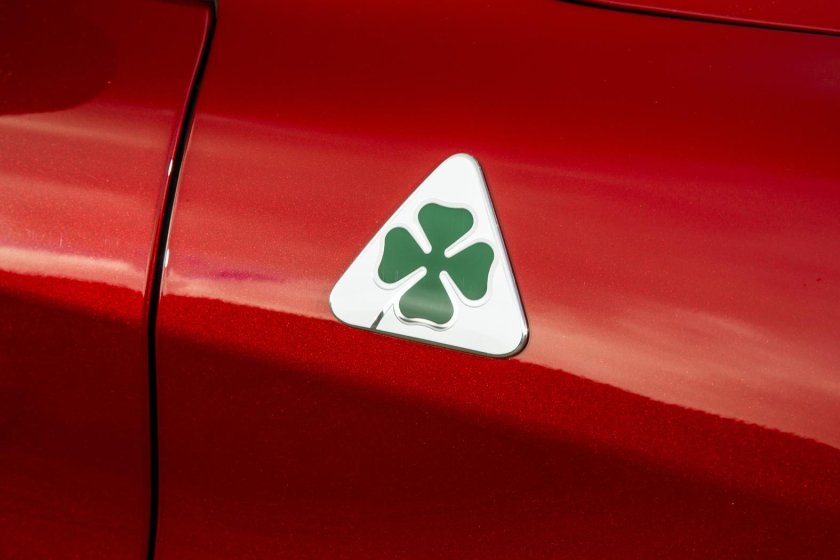 Alfa romeo quadrifoglio клевер