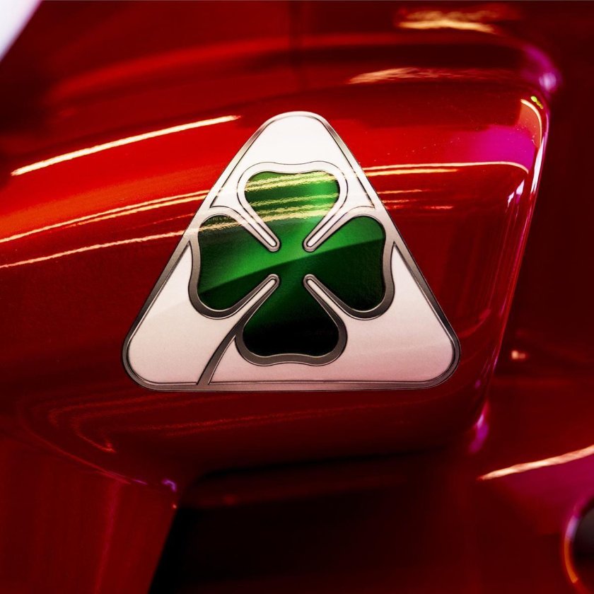 Alfa Romeo Quadrifoglio logo