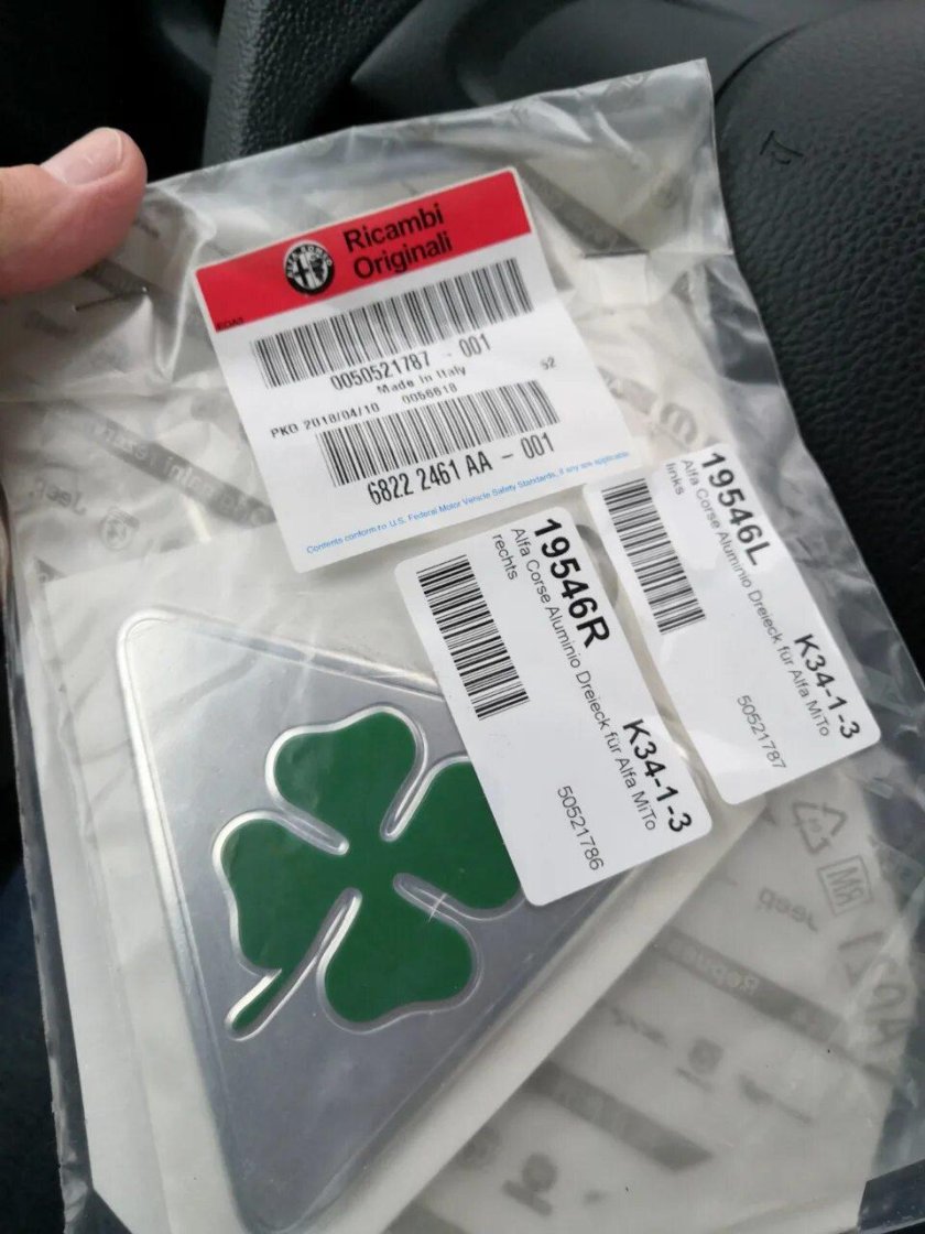 Наклейка клевер