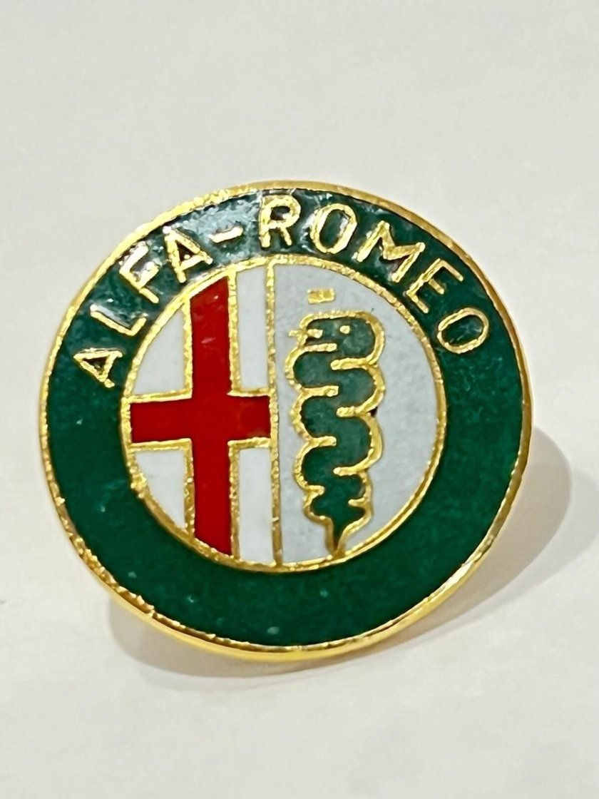 Эмблема альфа ромео