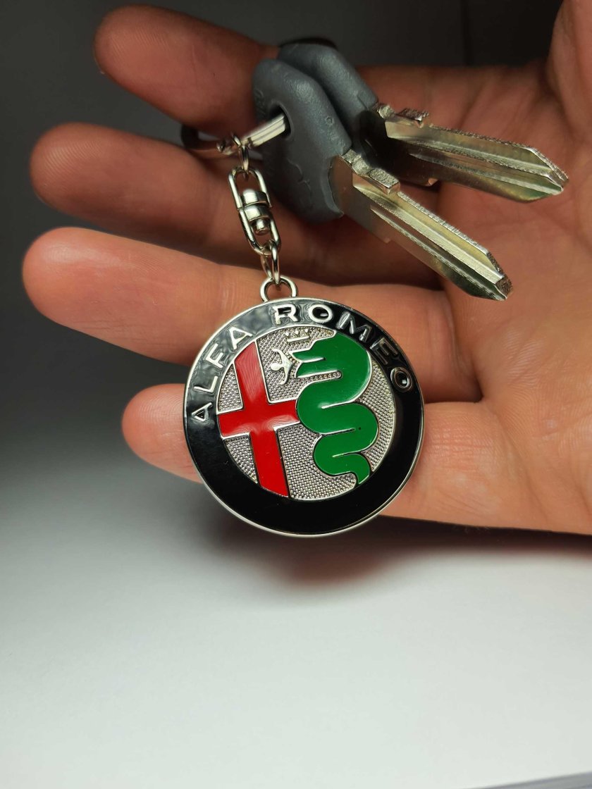 Брелок alfa romeo