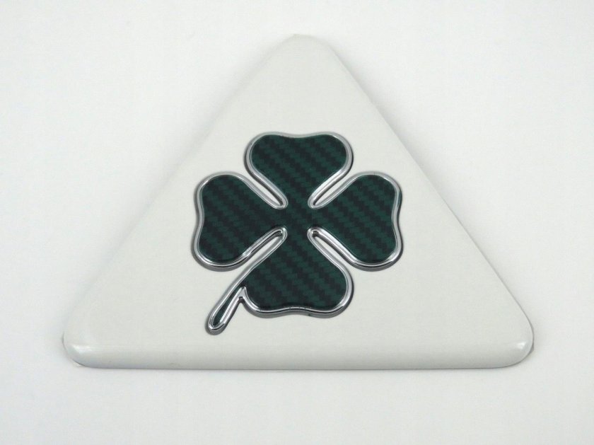 Quadrifoglio логотип