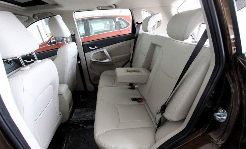 Машина чери Тигго 4 салон