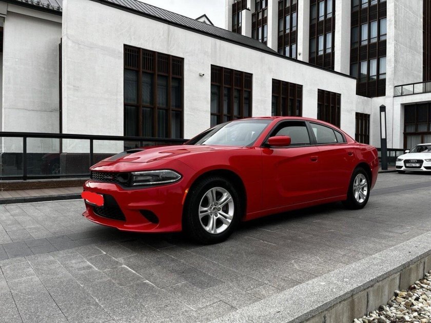 Додж чарджер красный