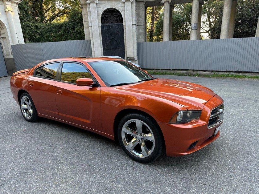Dodge charger 2011
