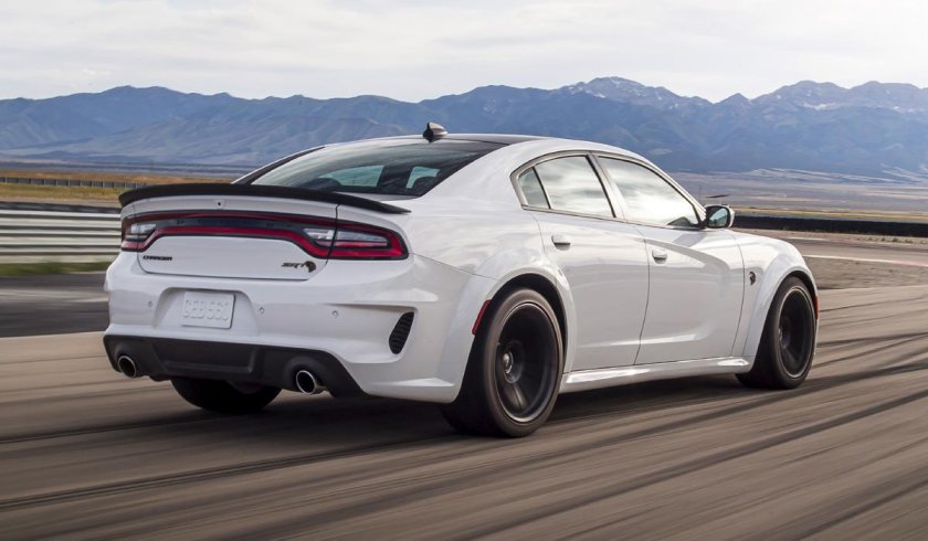 Додж Чарджер 2021