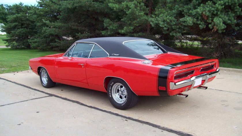 Додж Чарджер 1969 красный